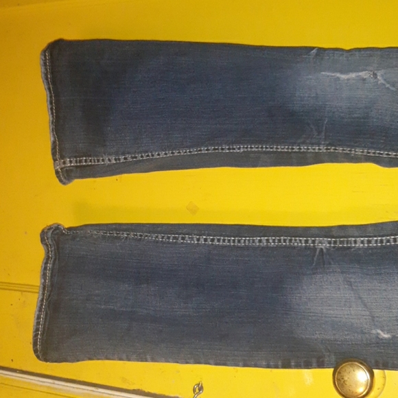 Silver Jeans - Picture 2 of 4